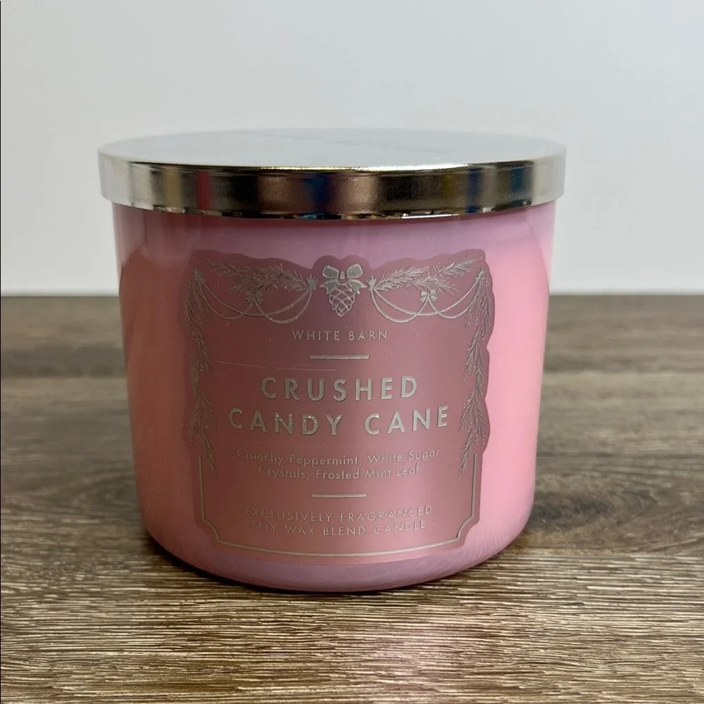 🎄 White Barn “Crushed Candy Cane” 3-Wick Candle – NEW – 14.5 oz